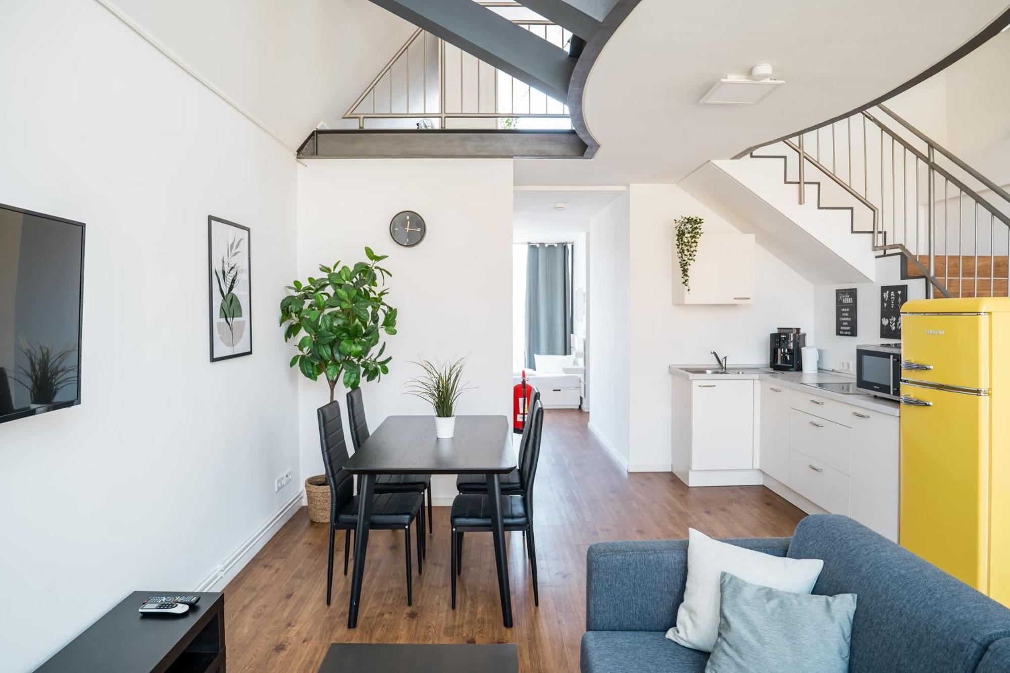 Fantastic Loft With Balcony Appartement *