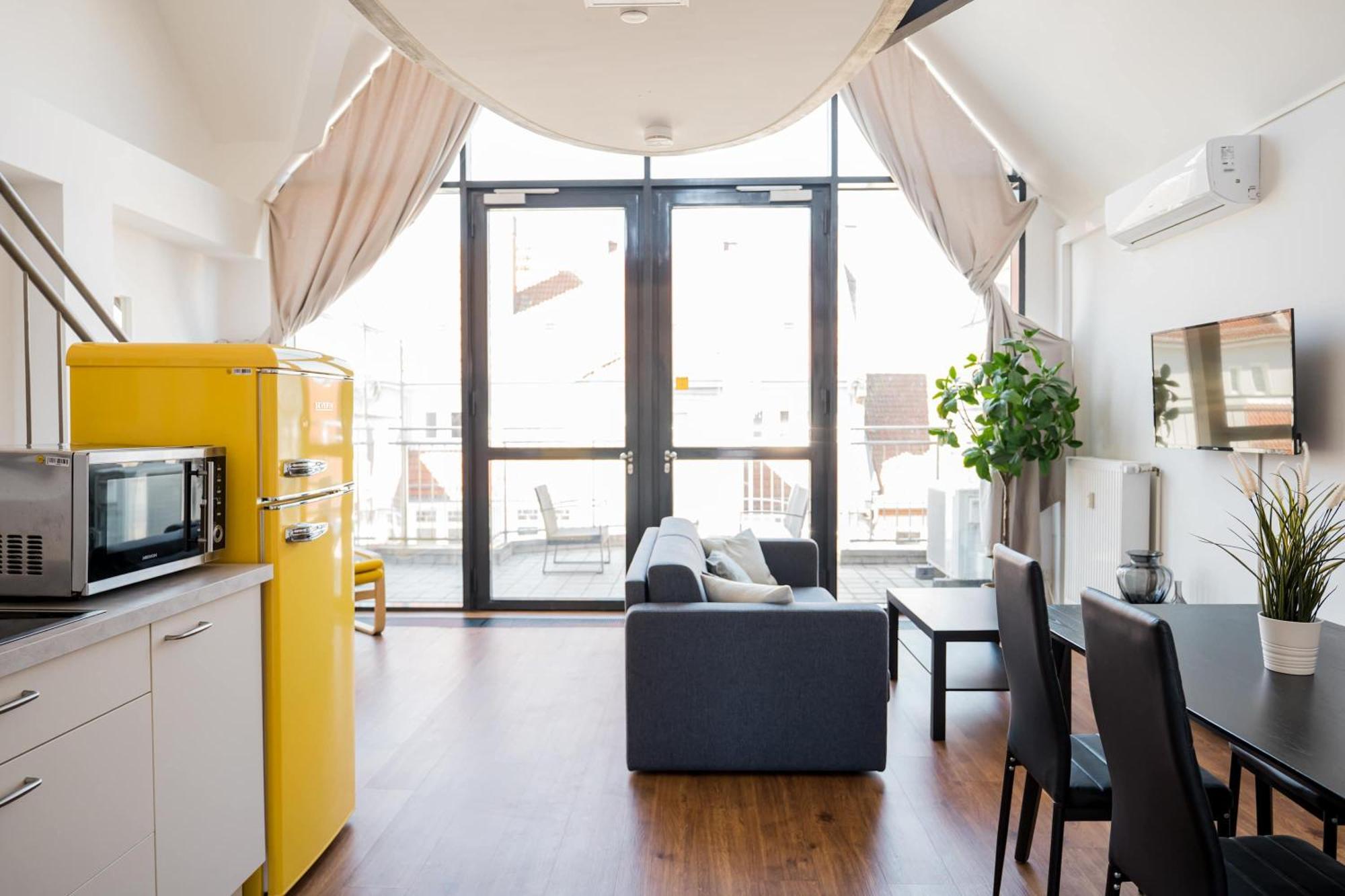 Fantastic Loft With Balcony *